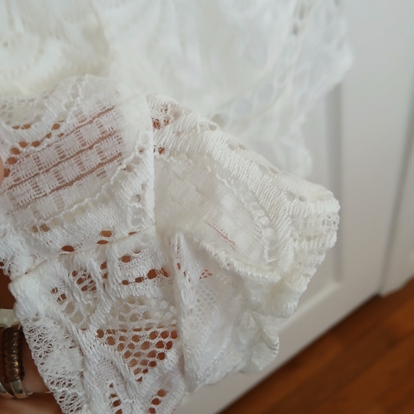 Hello Molly White Lace V-Neck Mini Romper Boho Sexy Romantic Bridal Resortwear - Picture 7 of 12